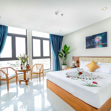 Toan Thang Beach Hotel Дананг Екстериор снимка